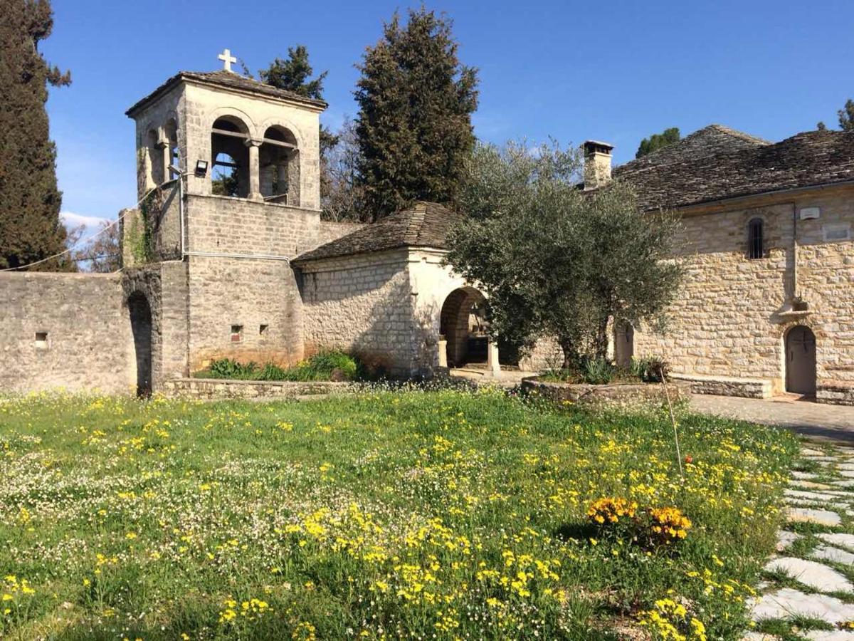 Hotel Βαδόκειος Γη à Zitsa Extérieur photo